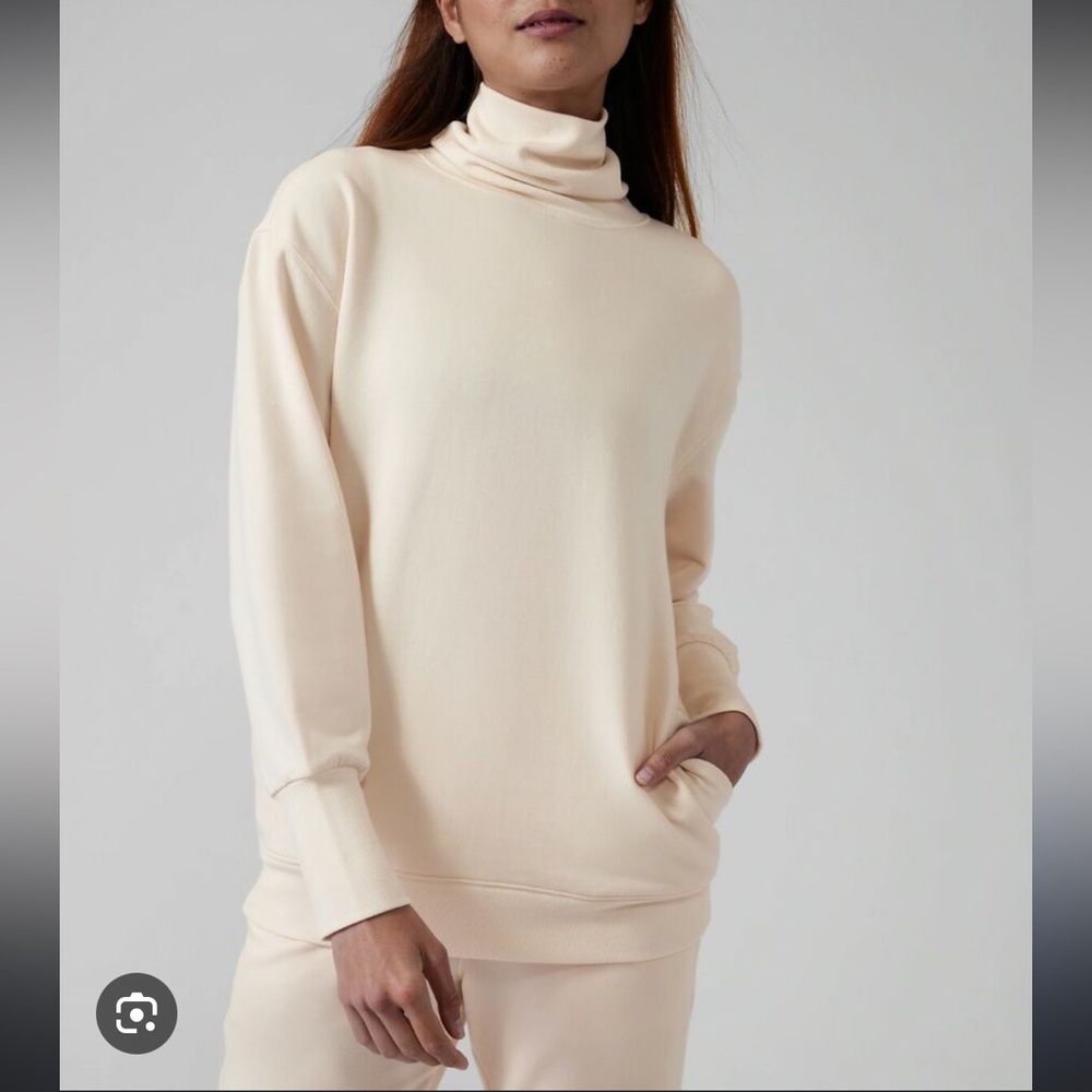 ATHLETA Balance Cinch Turtleneck Sweatshirt Cream Size Large